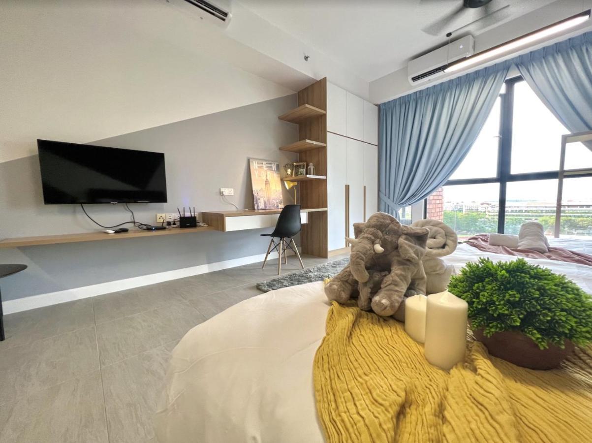Free Parking # 2 Bed Family Bellsuite - Sepang Klia Kota Warisan Exterior photo